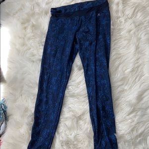 Yoga/athletic leggings. Super cute